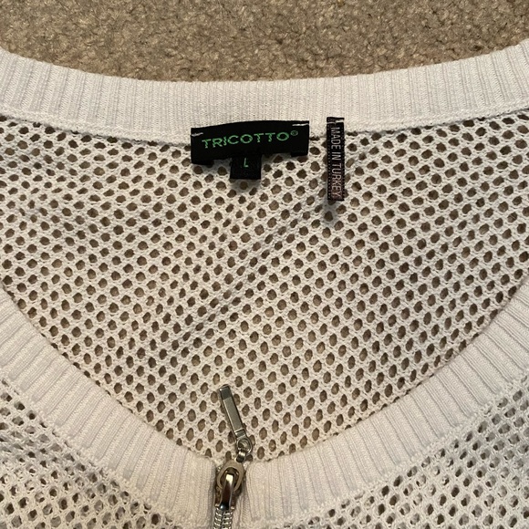Tricotto white zip up. Size large - Picture 2 of 2